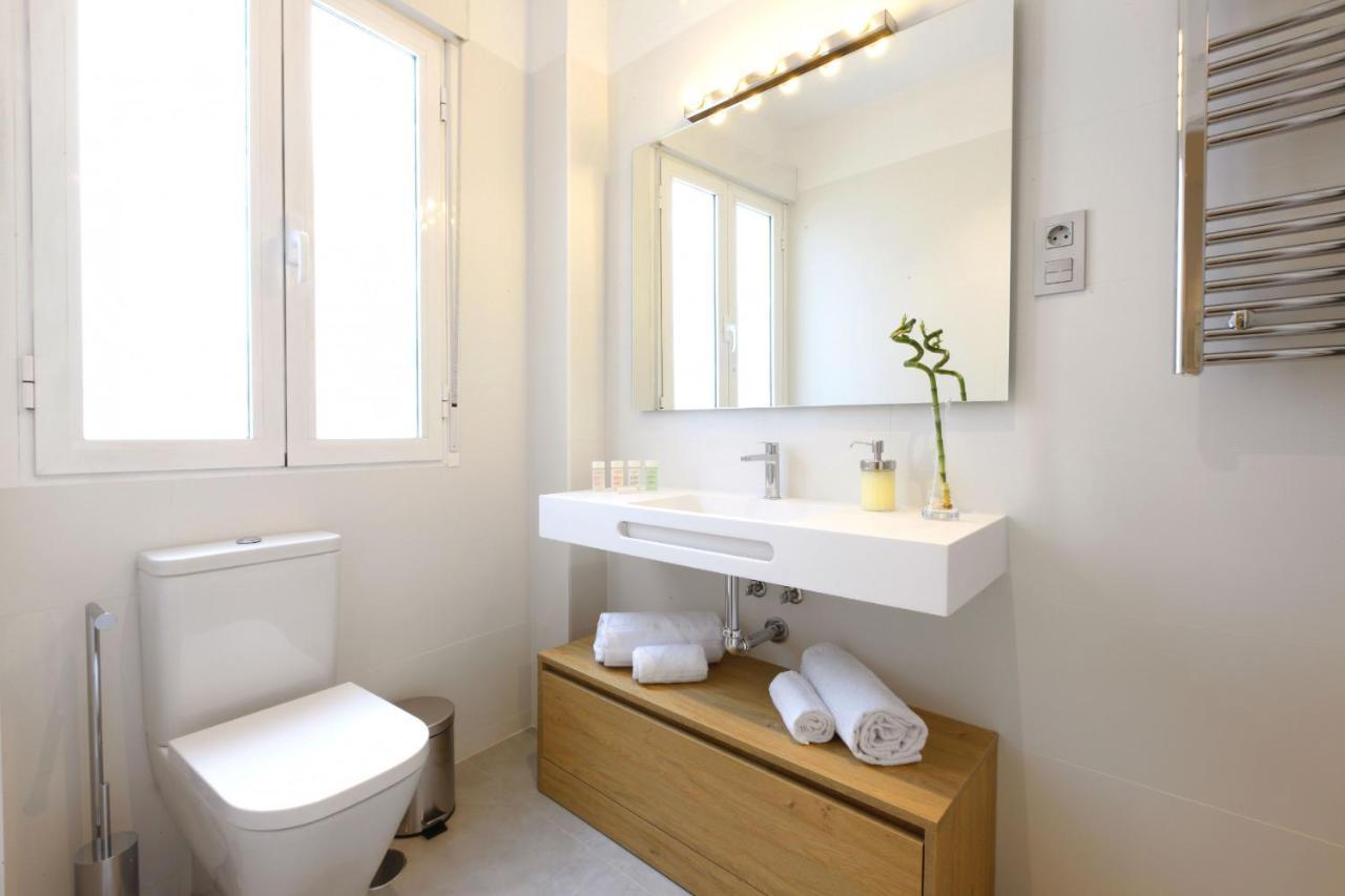 Appartement Angel Square à Madrid Extérieur photo