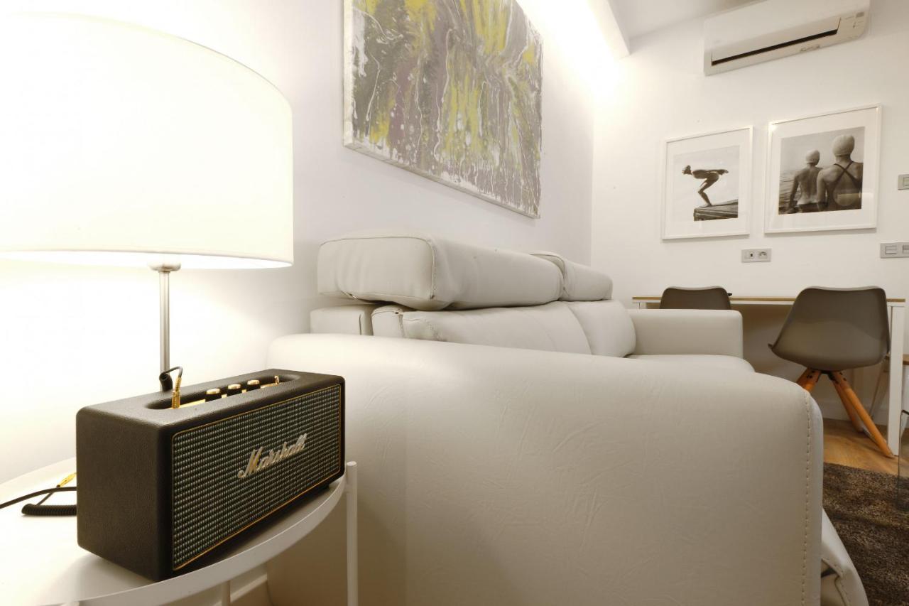 Appartement Angel Square à Madrid Extérieur photo